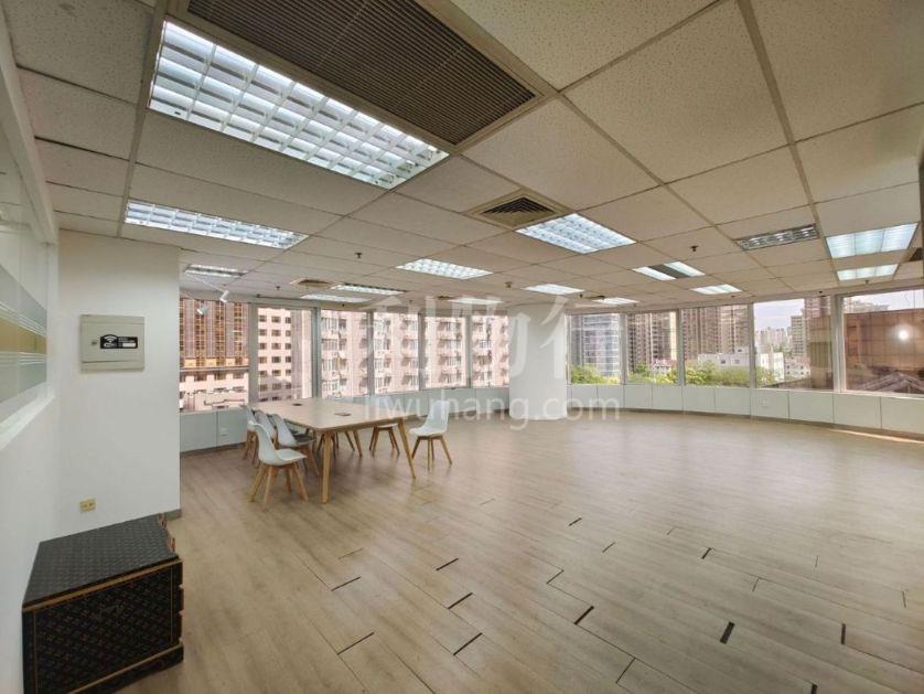 太平洋企业中心写字楼245m2办公室3.00元/m2/天 中等装修