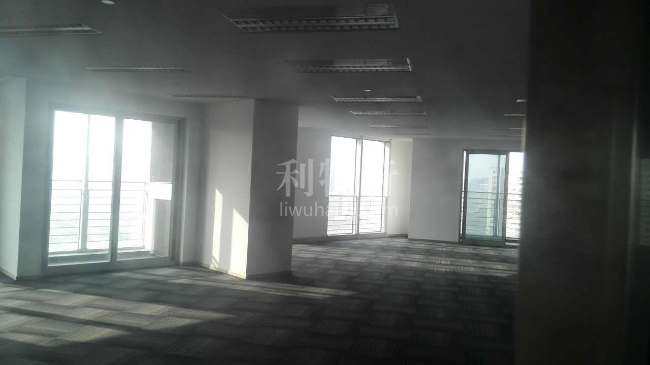 亚龙国际广场写字楼400m2办公室7.50元/m2/天 中等装修