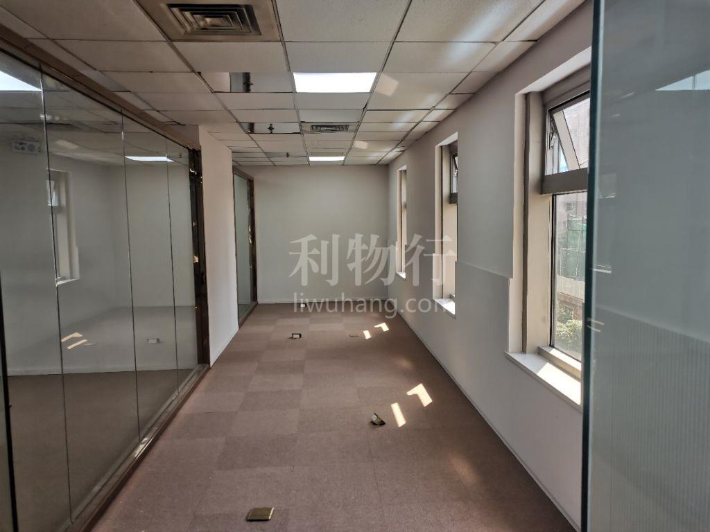 SOHO中山广场写字楼283m2办公室4.50元/m2/天 中等装修