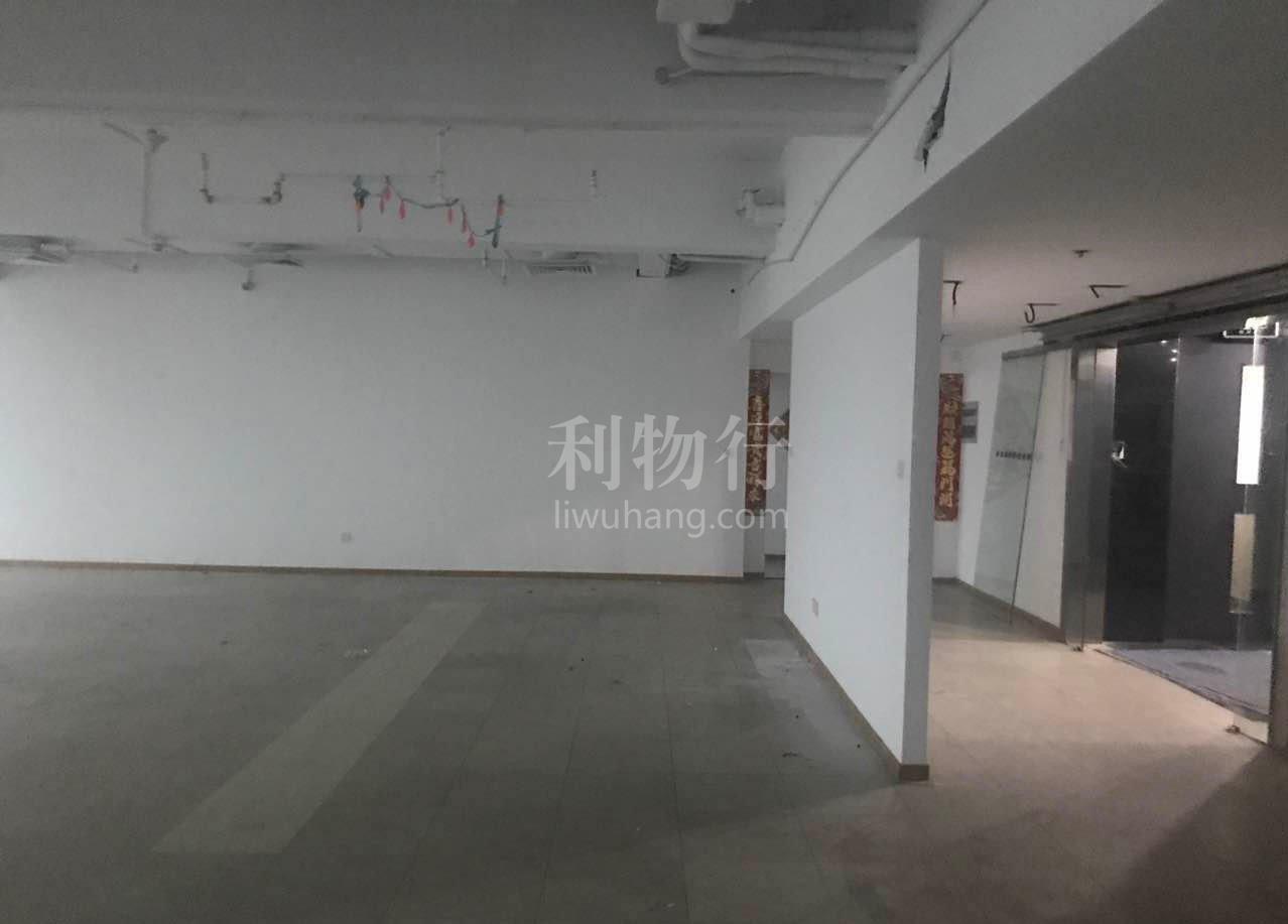 峻岭广场写字楼339m2办公室3.00元/m2/天 中等装修