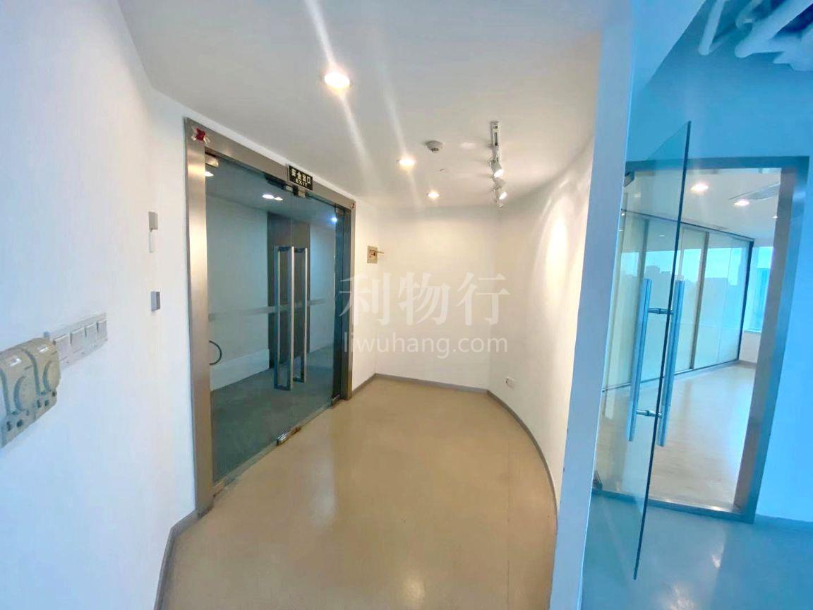 香港广场写字楼97m2办公室7.50元/m2/天 中等装修