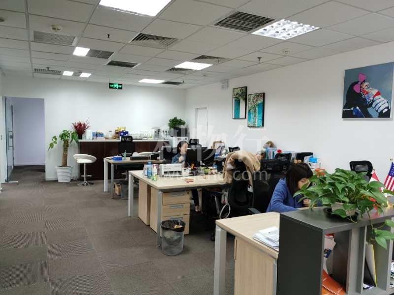 仙乐斯广场写字楼130m2办公室5.50元/m2/天 精装修