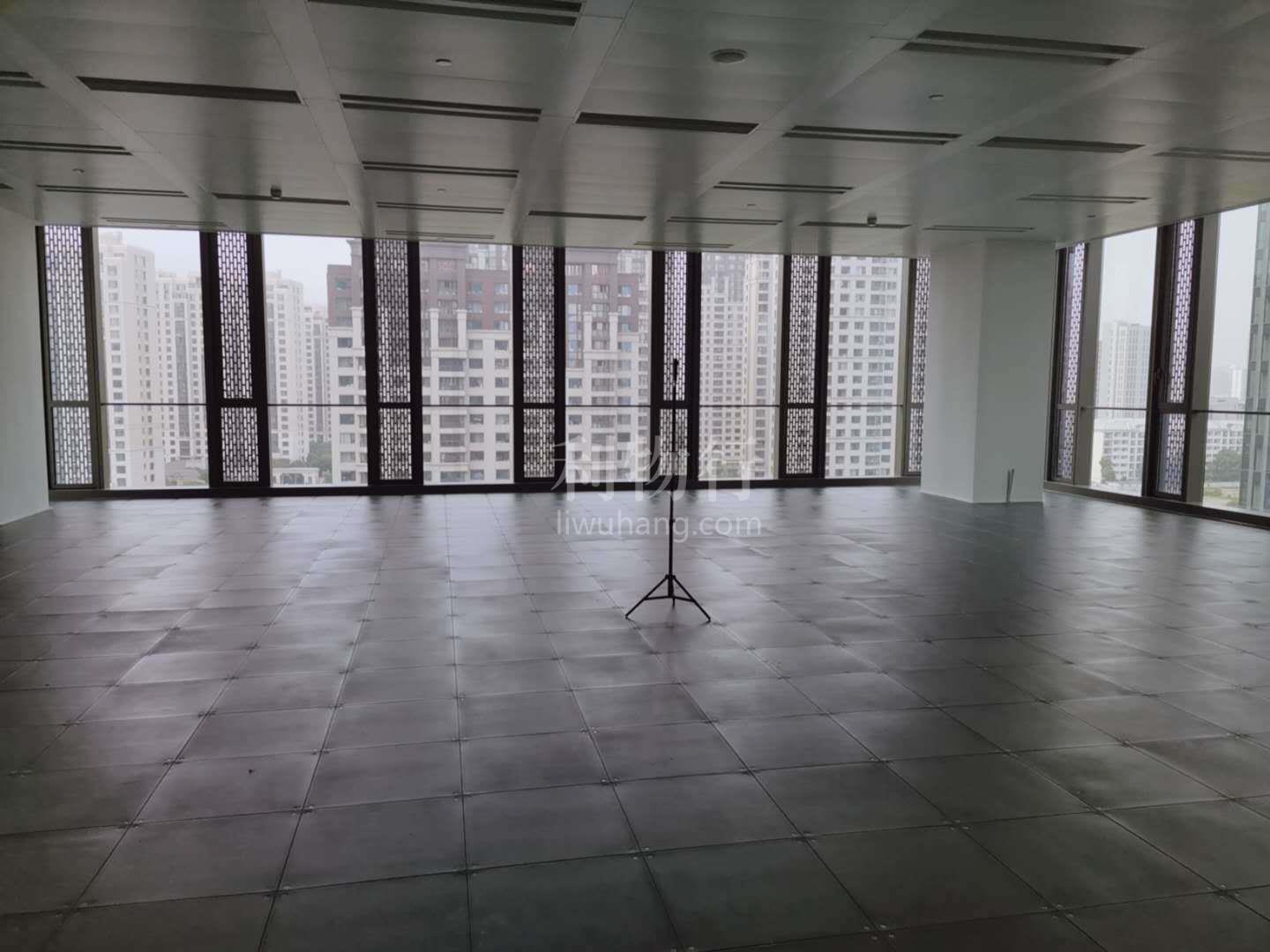 上海环贸广场写字楼1020m2办公室9.50元/m2/天 精装修
