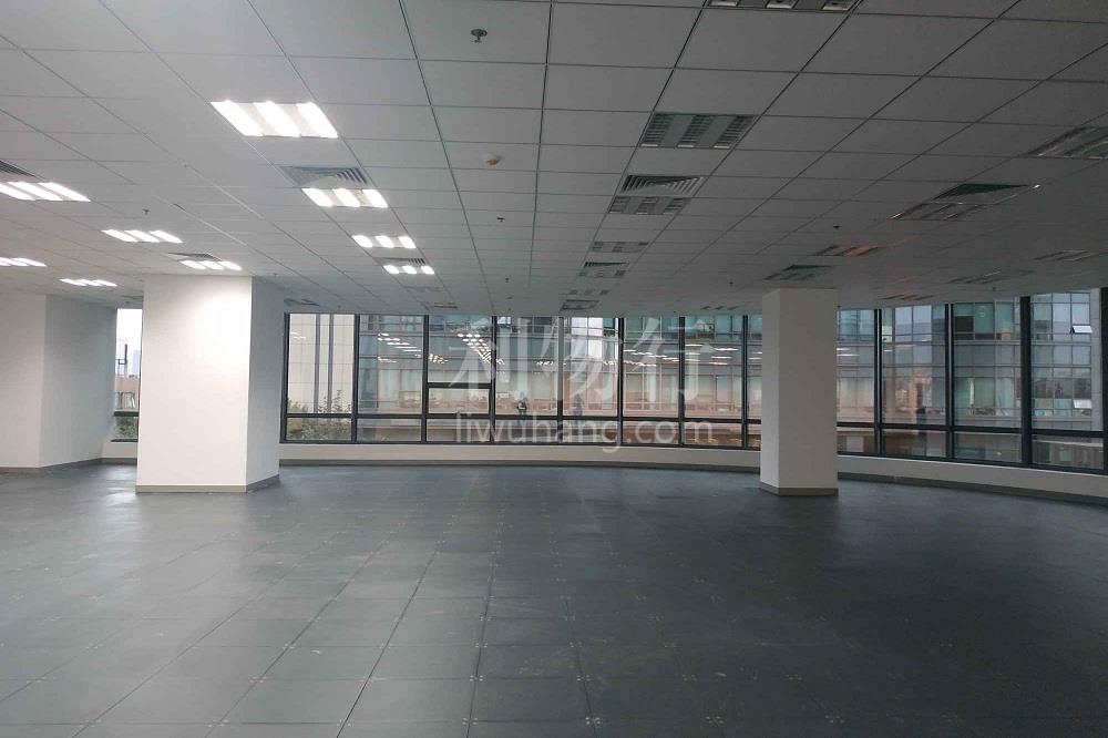 徐汇日月光中心写字楼550m2办公室5.50元/m2/天 中等装修