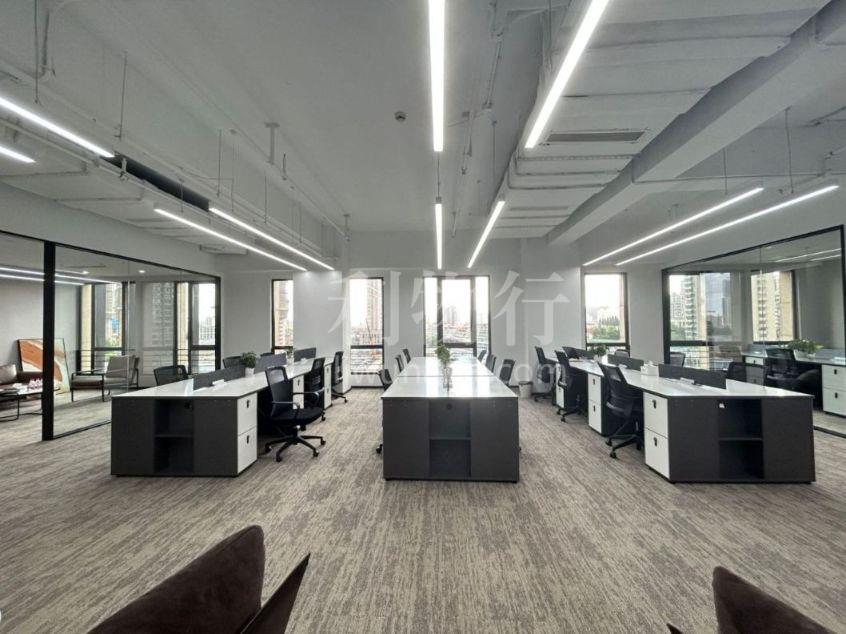 兆丰环球大厦写字楼400m2办公室4.30元/m2/天 中等装修