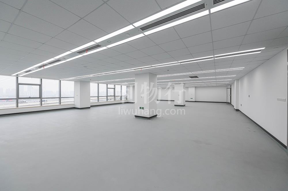 汇阳广场写字楼680m2办公室4.30元/m2/天 简单装修