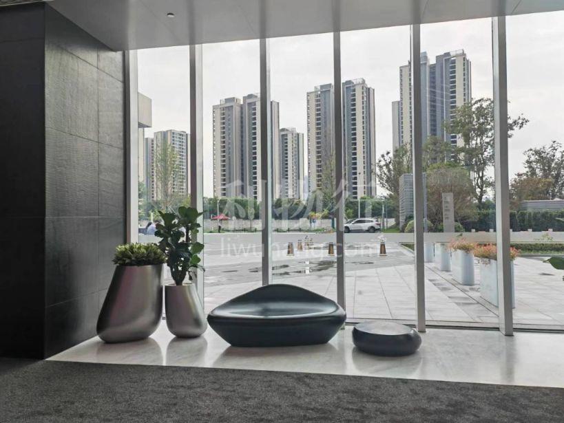 上海SK大厦写字楼355m2办公室5.50元/m2/天 中等装修